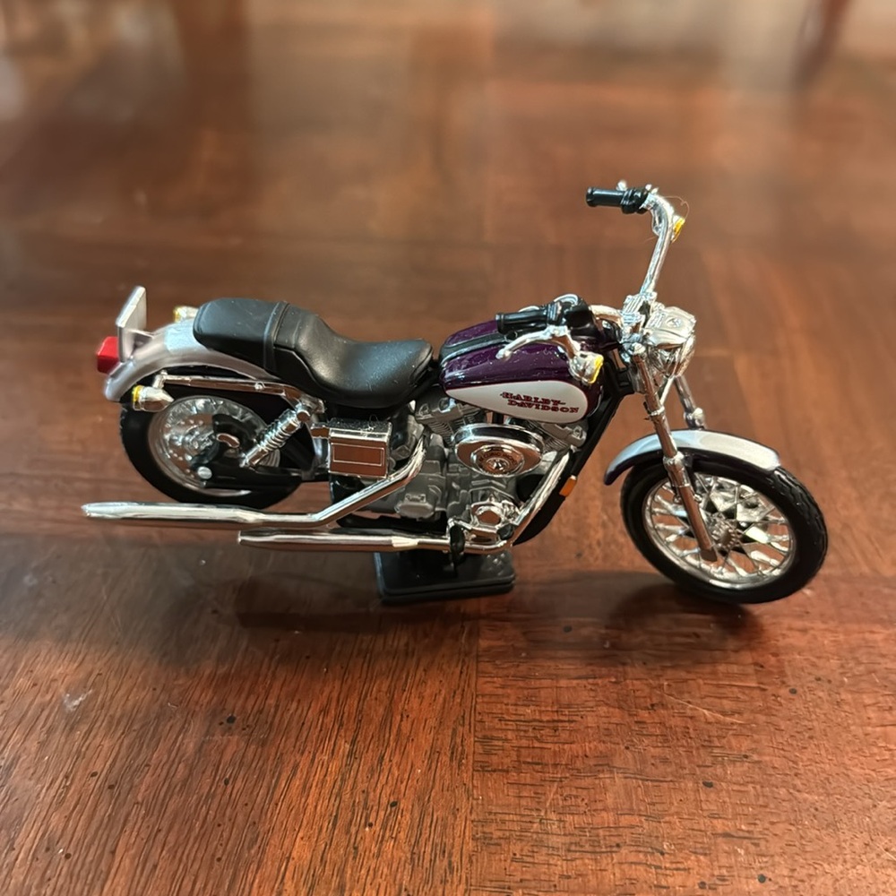 Maisto Dyna Low Rider  Die Cast Metal Harley Davidson Official Licensed
